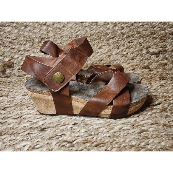 Pierre Dumas Sandals Women's Size 6 Brown Ankle Strap Cork Wedge Shoes - Picture 1 of 9